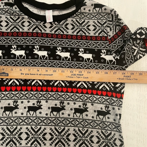 🎄No Boundaries Nordic Reindeer Lightweight Sweatshirt Sweater Top Size M 7-9 - Picture 4 of 6